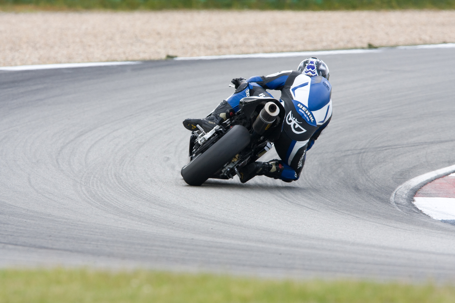 Carlo Harink tijdens wedstrijddag van de ZAC op 10 juni 2009 circuit Assen