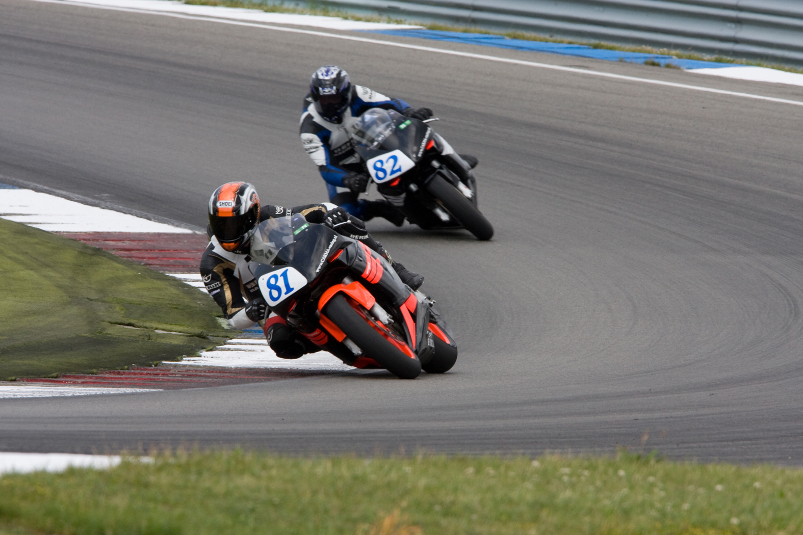 Marcel van Pijkeren en Carlo Harink tijdens wedstrijddag van de ZAC op 10 juni 2009 circuit Assen