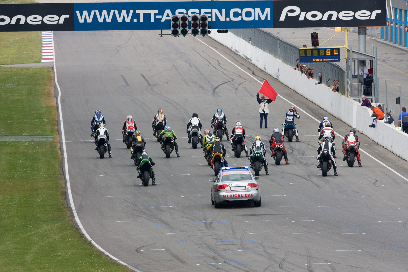 Start race tijdens wedstrijddag van de ZAC op 10 juni 2009 circuit Assen