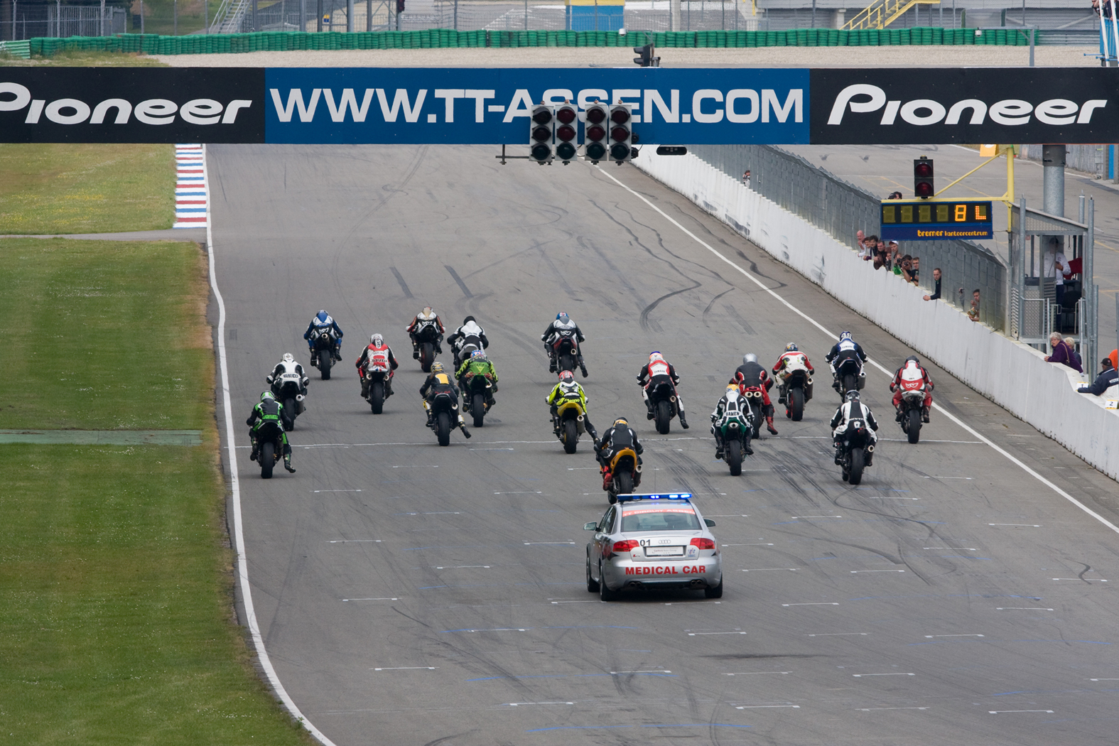 Start race tijdens wedstrijddag van de ZAC op 10 juni 2009 circuit Assen