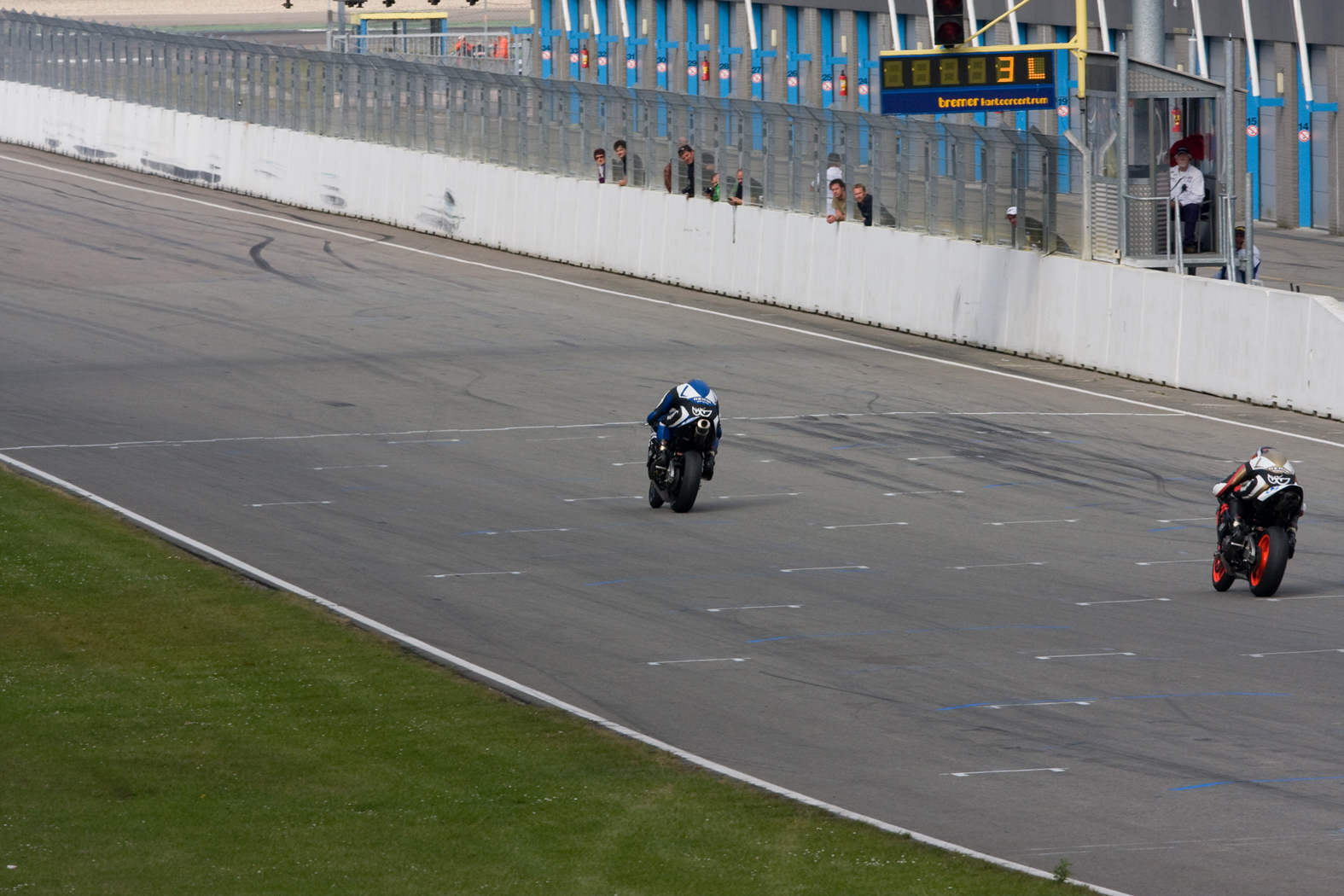 Marcel van Pijkeren en Carlo Harink tijdens wedstrijddag van de ZAC op 10 juni 2009 circuit Assen