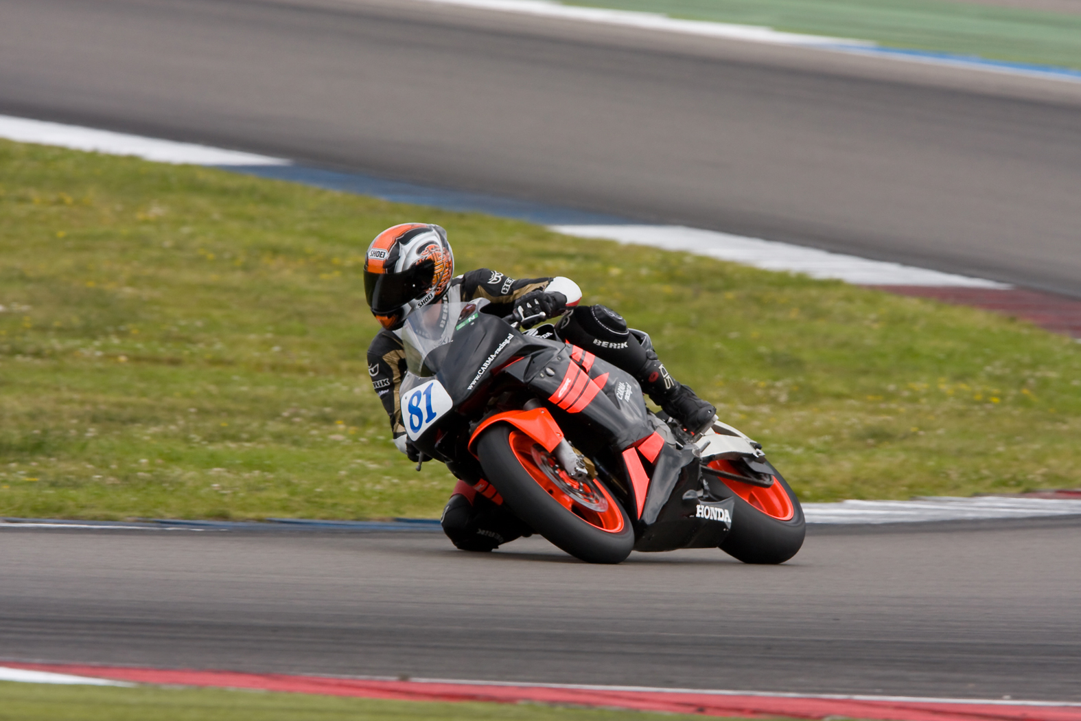 Marcel van Pijkeren tijdens wedstrijddag van de ZAC op 10 juni 2009 circuit Assen