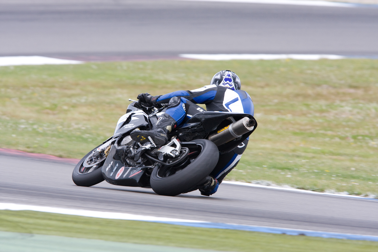 Carlo Harink tijdens wedstrijddag van de ZAC op 10 juni 2009 circuit Assen