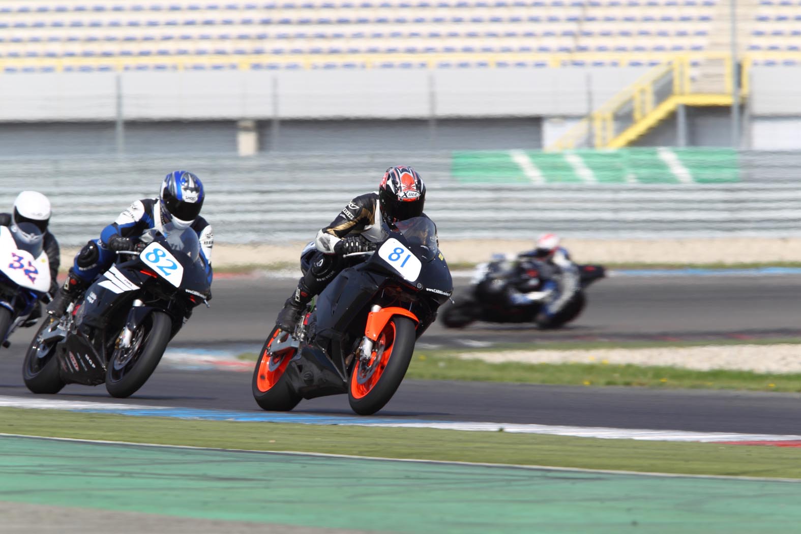 Marcel van Pijkeren en Carlo Harink tijdens wedstrijddag van de ZAC op 26 april 2011 circuit Assen