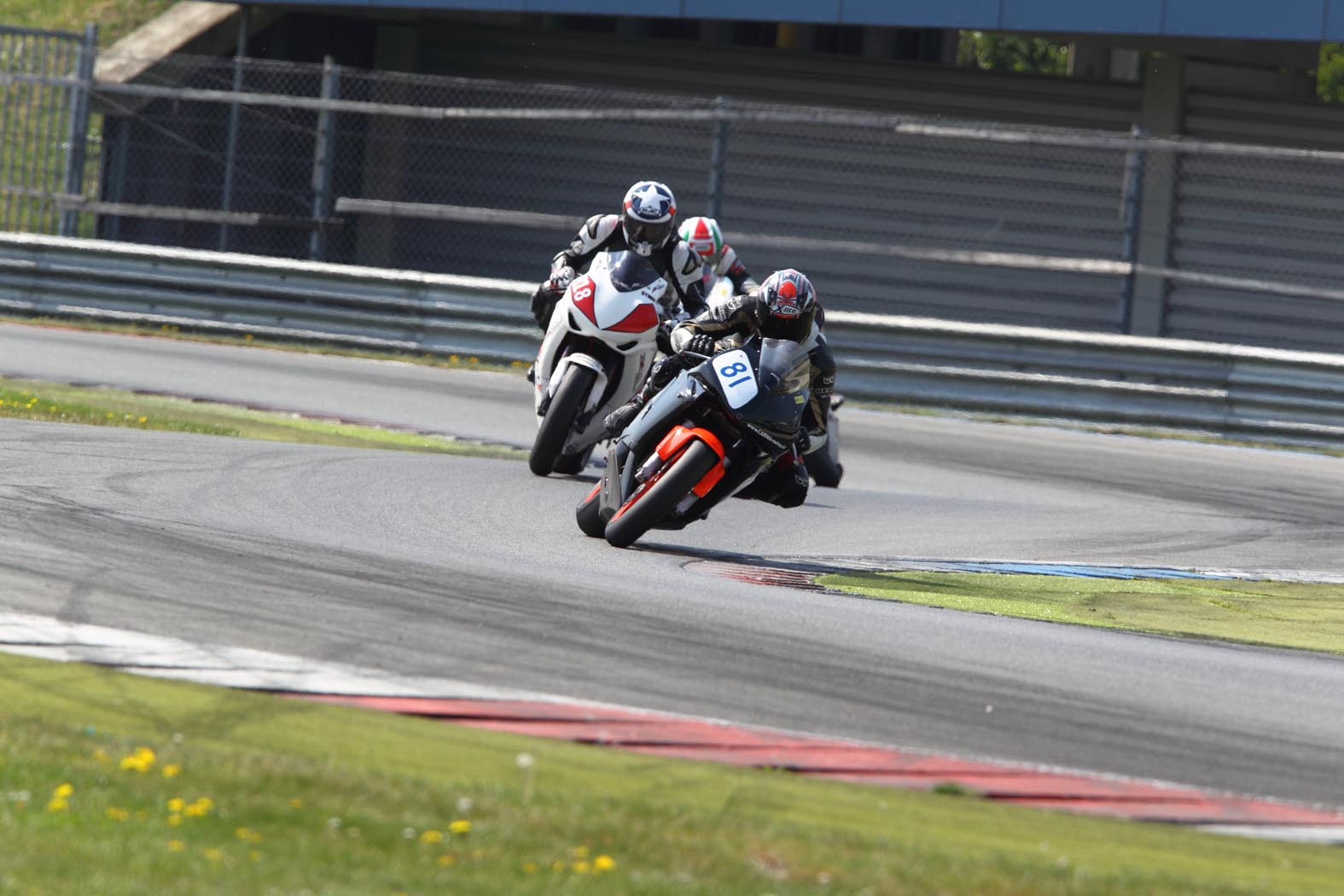 Marcel van Pijkeren en Dave Rogge tijdens wedstrijddag van de ZAC op 26 april 2011 circuit Assen