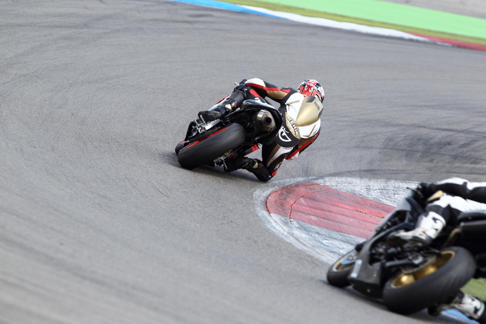 Marcel van Pijkeren tijdens wedstrijddag van de ZAC op 9 juni 2011 circuit Assen