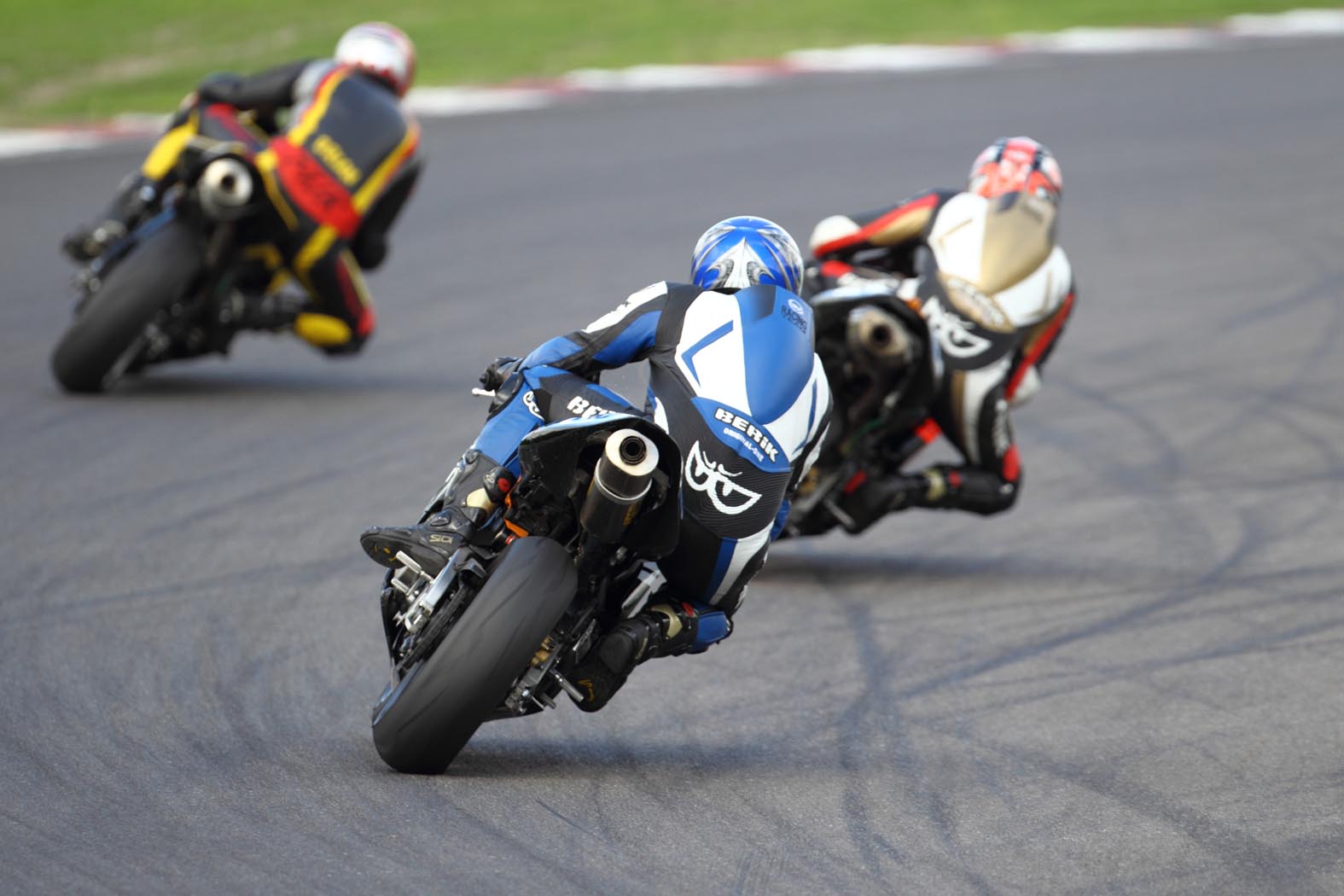 Marcel van Pijkeren en Carlo Harink tijdens wedstrijddag van de ZAC op 6 juli 2011 circuit Zandvoort