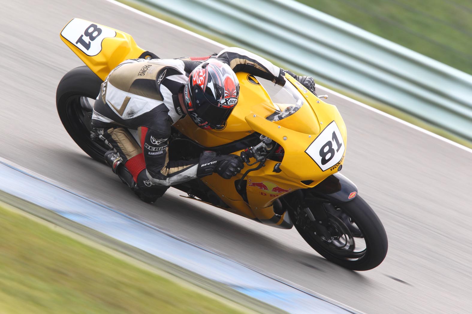 Marcel van Pijkeren tijdens wedstrijddag van de ZAC op 3 oktober 2011 circuit Assen