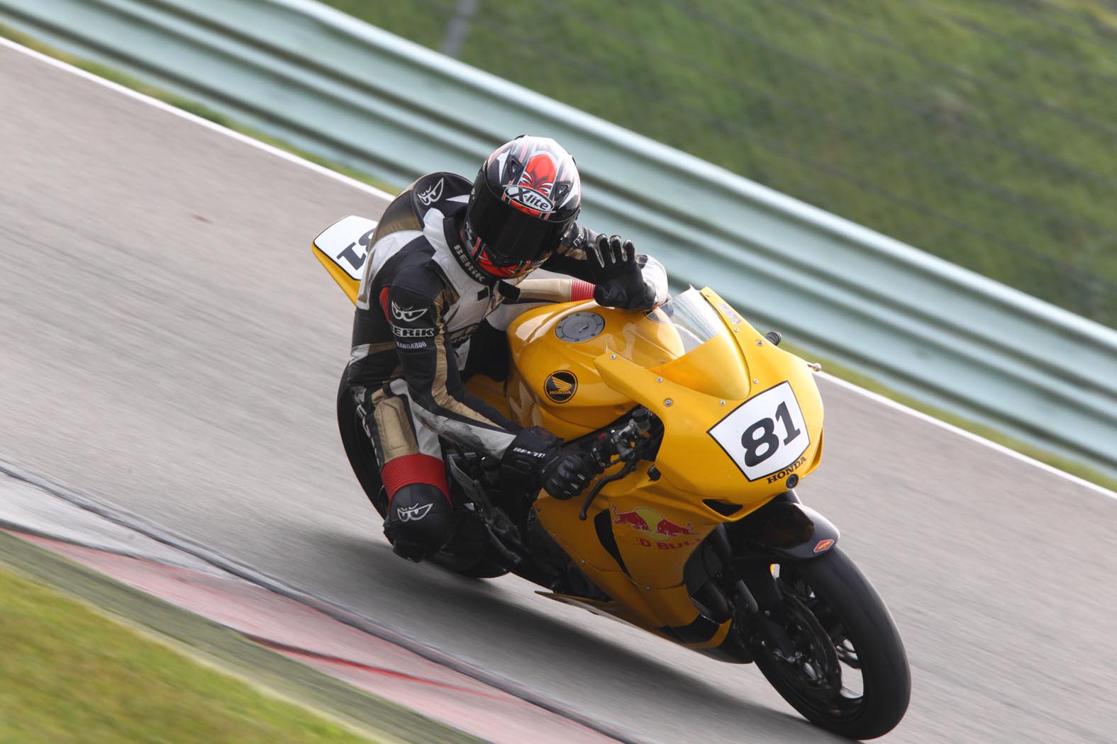 Marcel van Pijkeren tijdens wedstrijddag van de ZAC op 3 oktober 2011 circuit Assen