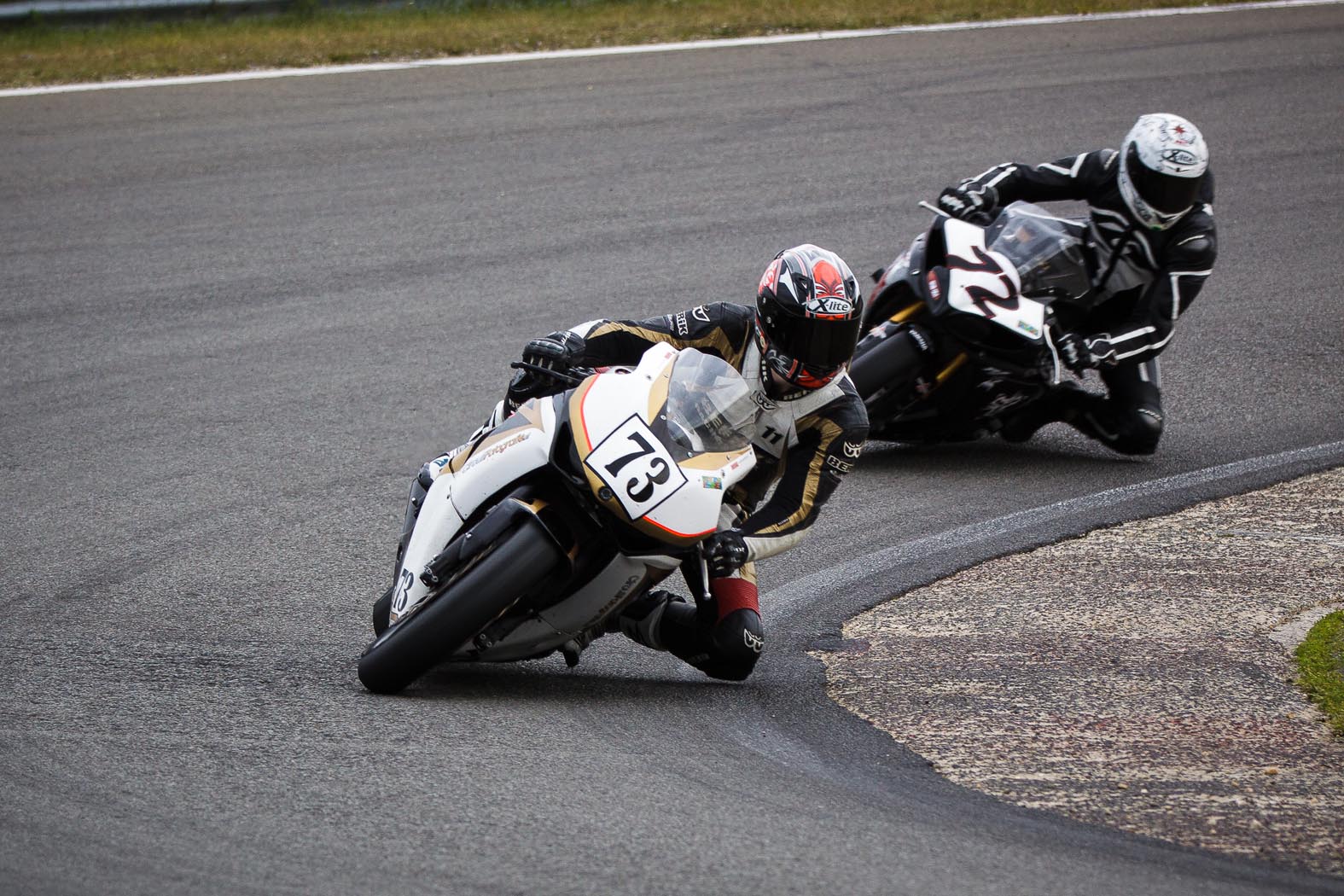 Marcel van Pijkeren en Kurt Sewalt tijdens wedstrijddag van de ZAC op 17 juni 2013 circuit Zandvoort