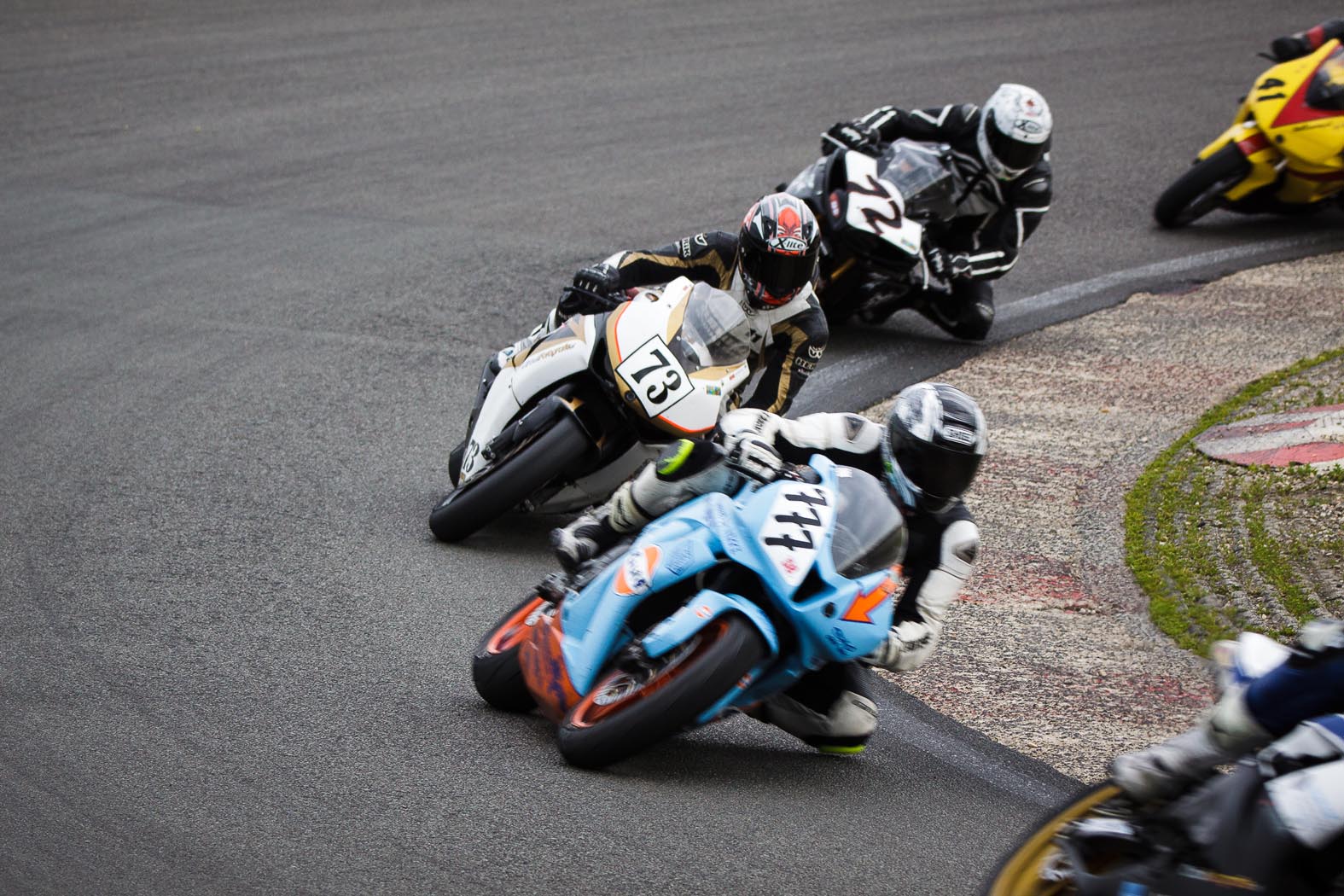 Ron Schrauwers, Marcel van Pijkeren en Kurt Sewalt tijdens wedstrijddag van de ZAC op 17 juni 2013 circuit Zandvoort