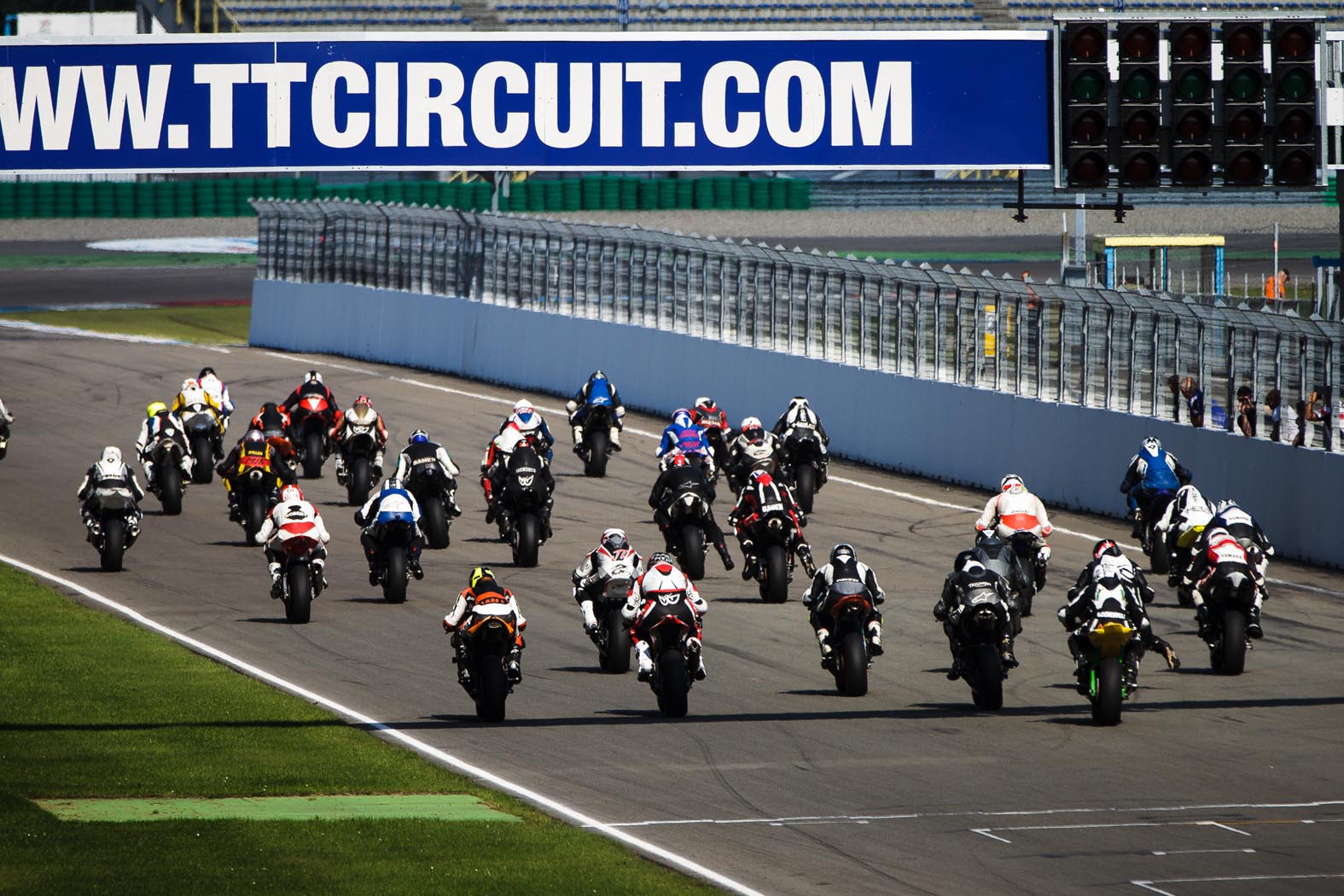 Start S3 tijdens wedstrijddag van de ZAC op 26 augustus 2013 circuit Assen