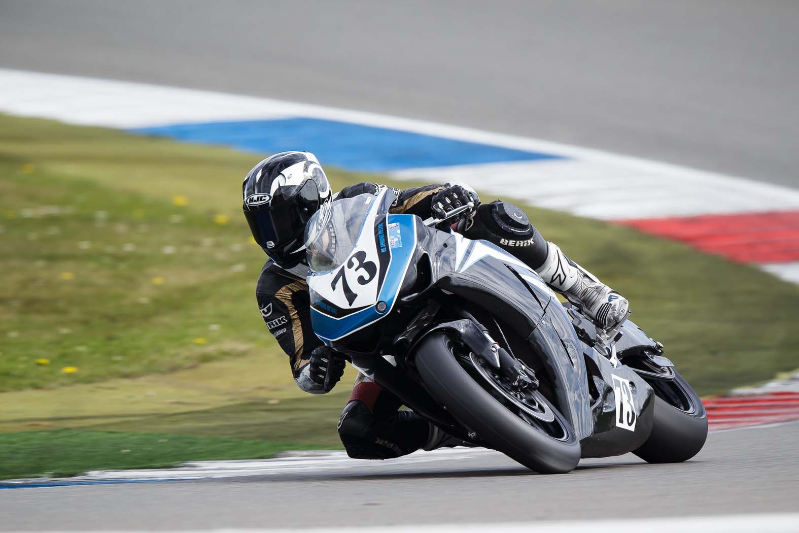 Marcel van Pijkeren tijdens wedstrijddag van de ZAC op 7 april 2014 circuit Assen