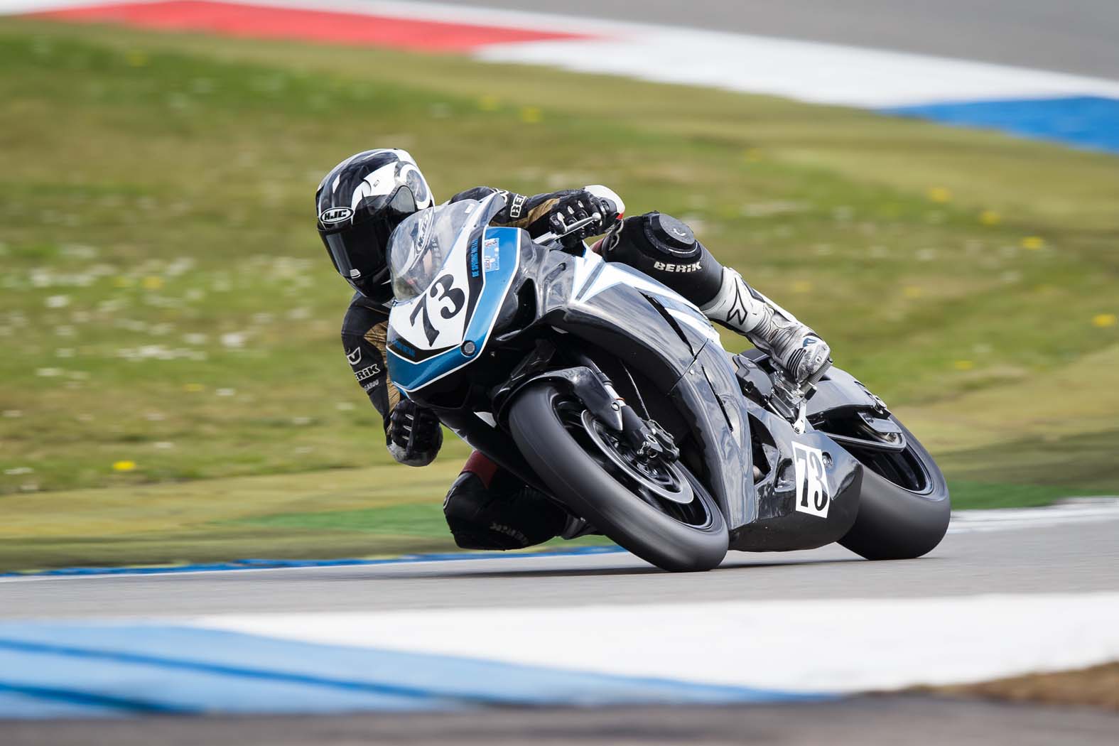 Marcel van Pijkeren tijdens wedstrijddag van de ZAC op 7 april 2014 circuit Assen