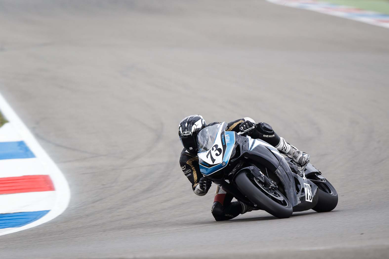 Marcel van Pijkeren tijdens wedstrijddag van de ZAC op 7 april 2014 circuit Assen