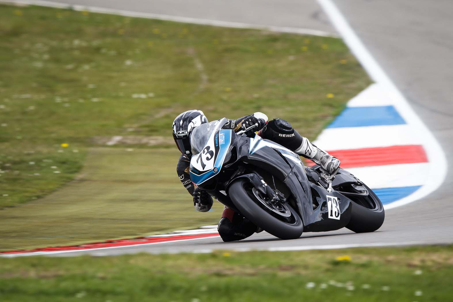 Marcel van Pijkeren tijdens wedstrijddag van de ZAC op 7 april 2014 circuit Assen