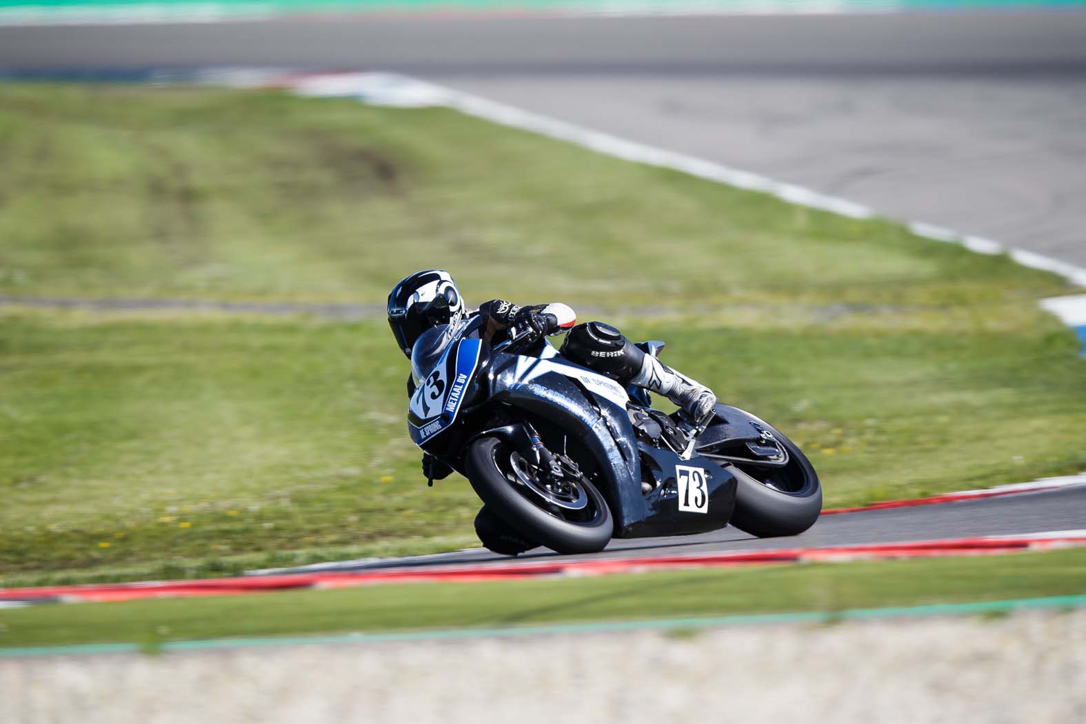 Marcel van Pijkeren tijdens wedstrijddag van de ZAC op 31 mei 2014 circuit Assen