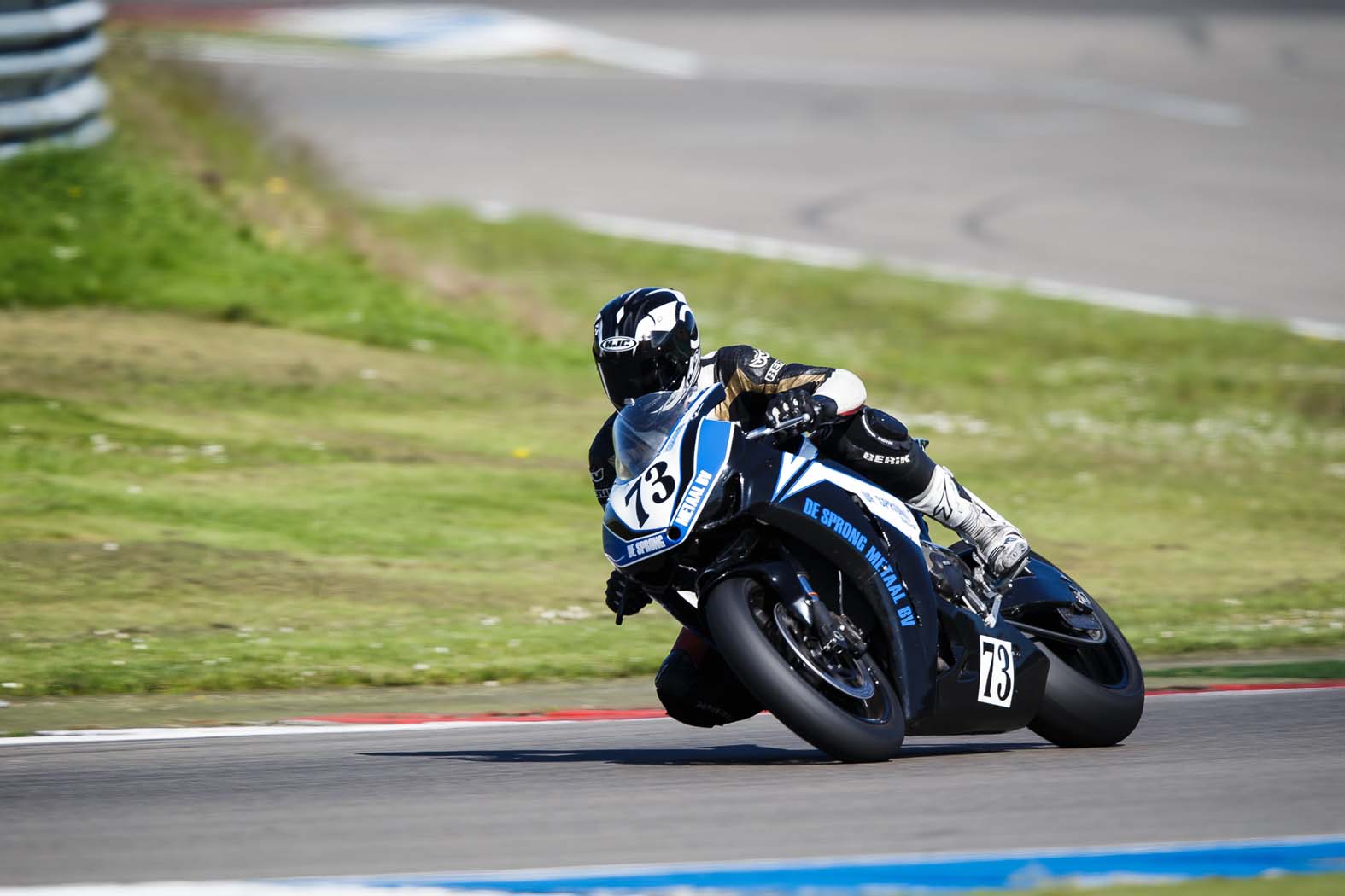 Marcel van Pijkeren tijdens wedstrijddag van de ZAC op 31 mei 2014 circuit Assen