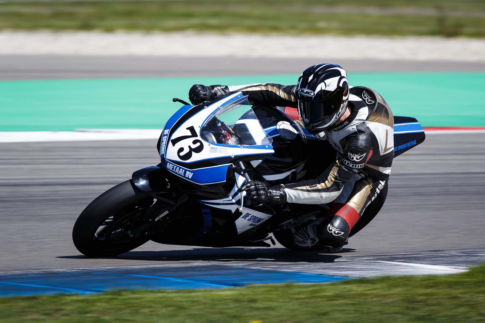 Marcel van Pijkeren tijdens wedstrijddag van de ZAC op 31 mei 2014 circuit Assen