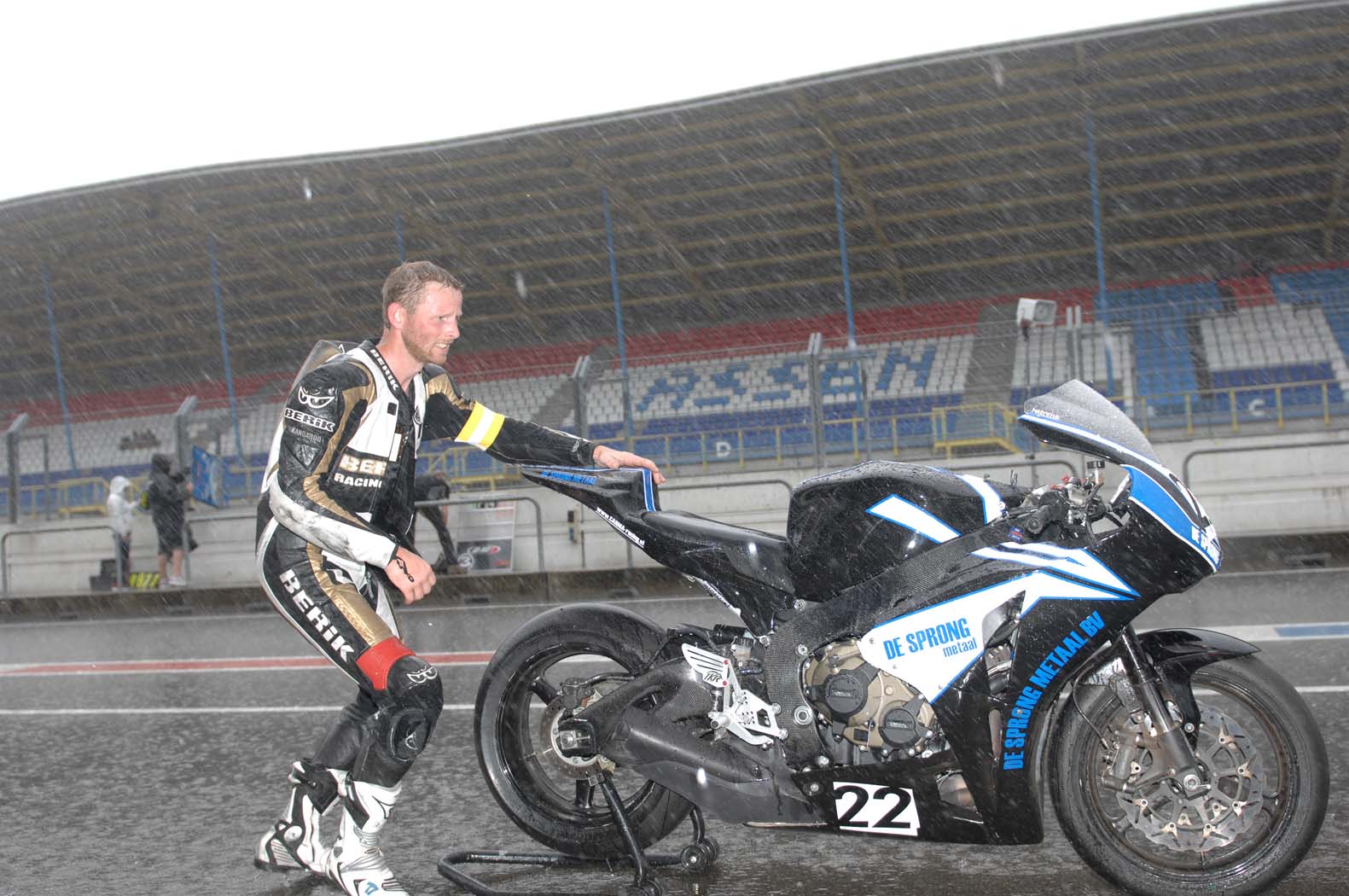 Marcel van Pijkeren tijdens wedstrijddag van de CRT Endurance op 5 juli 2014 circuit Assen